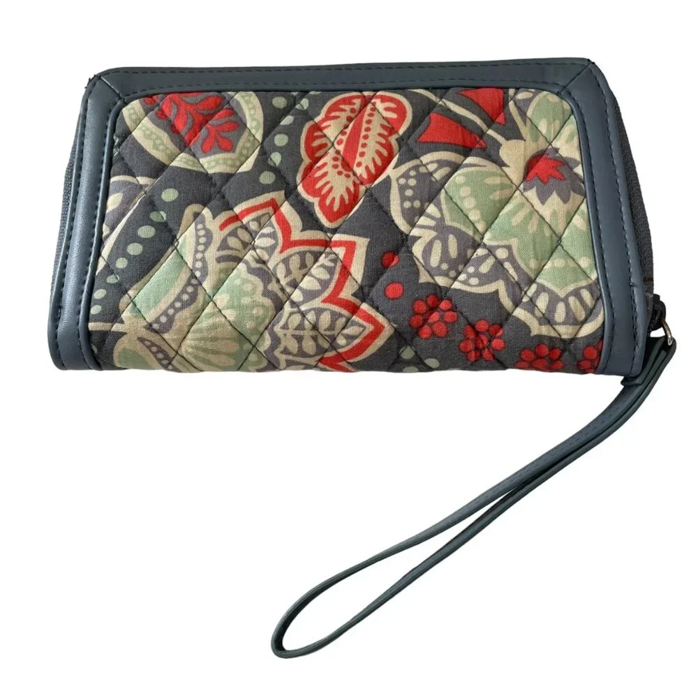 Vera‎ Bradley Quilted Floral Wallet With Wrist Strap Boho chic Clutch Patchwork